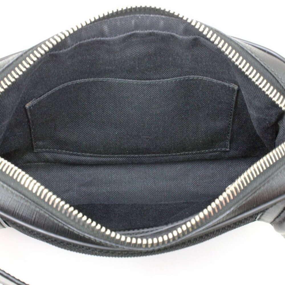 Gucci GG Supreme Taiga Body Bag - Picture 9 of 10